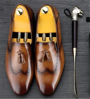 Foråret mænds sko ny Brogue spids tå sko skåret England slip-on rub farve og sort håndlavet casual sko