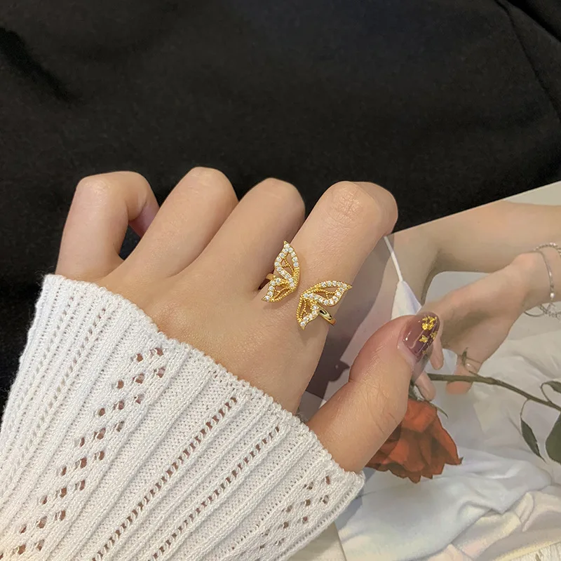 Blanke Side Nyt Tilbehør Krystal Sommerfugl Engagement Justerbare Ringe til Kvinder Enkle Stil Pierced Åbne Ringe