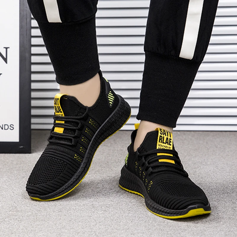 Hot Salg I Sydøstasien Sommeren Casual Sneakers til Mænd 39-44 Sport Style Åndbar Mesh Bærbare Black Lace-Up Running Sko