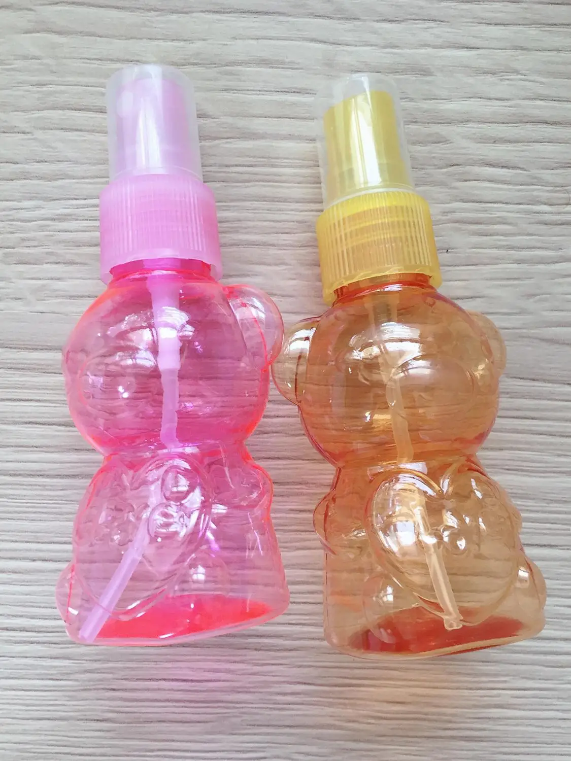 50STK 50 ml spray flaske Plast emballage -, PET-genopfyldelige parfume bottlle container Tilfældig farve, tilfældig stil