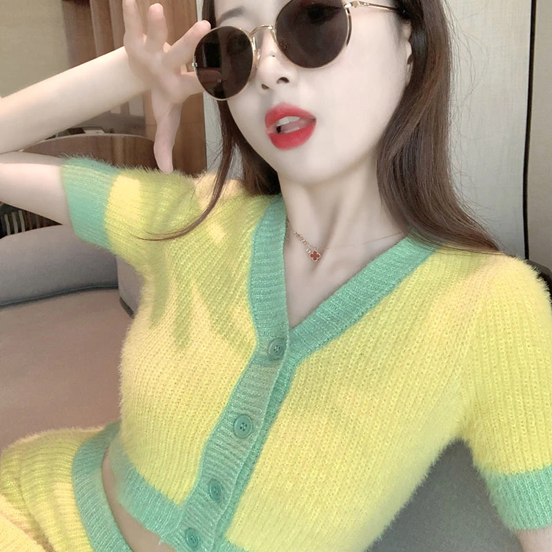 2020 Forår sommer Retro Shaggy Kontrast farve Cardigan koreanske Knappen Strikket Sweater Pakke Hofter Mini Nederdel to pice Sæt TZ463