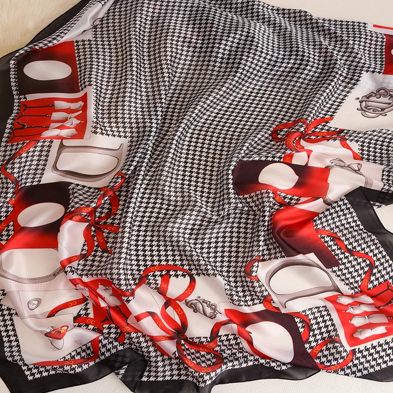 2021 Kvalitet Silke Tørklæder Nye Stil Forår Og Efterår Kvinder Mode Tørklæde Ladies Beach Solcreme Print Tørklæde Smukke Sjal