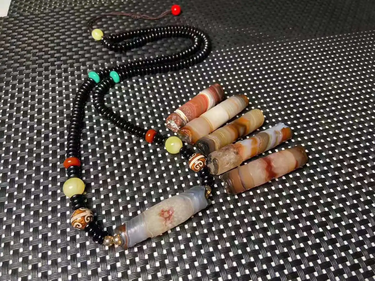 Sjældne ædle høj kvalitet og vidunderlig gave af naturen sardonyx oprindelige sten lange rør perler etnisk stil halskæde vedhæng