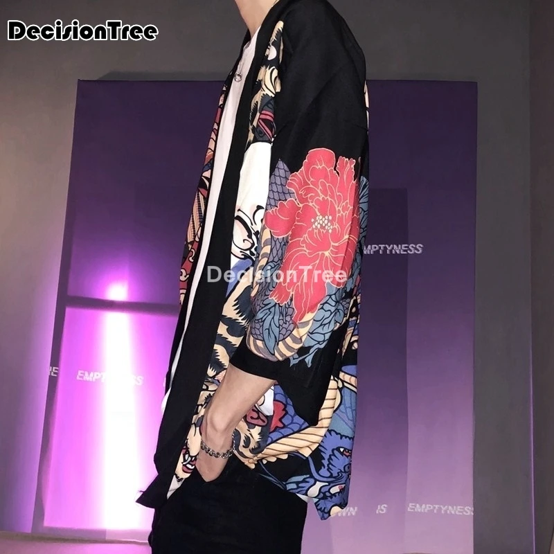 2021 japansk kimono mænd cardigan i japansk stil med print kimono cardigan sort kimono jakke mandlige pels streetwear outwear