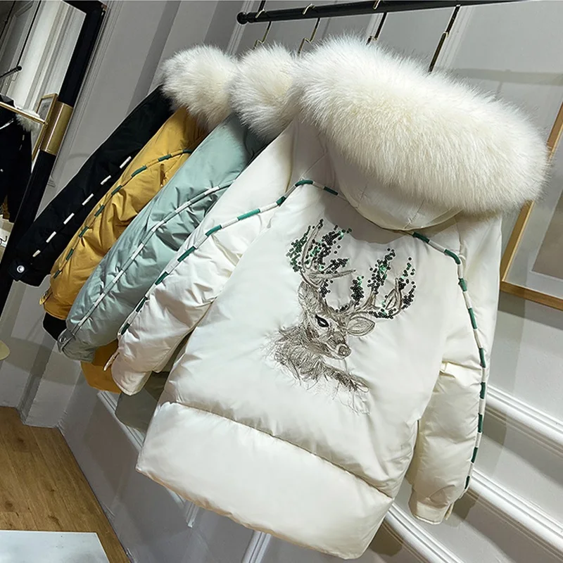 Ny stil 90% hvid duck ned jakke kvinder er vinter tøj fashion stor Vaskebjørn pels krave hætte, mid-længde pels broderi