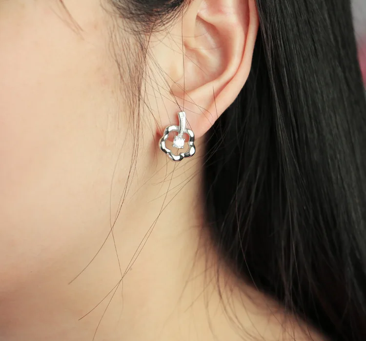 Mode og elegant sterling sølv plum blossom kvinde øreringe.Massiv 925 sølv kløver øreringe.Pige heldig smykker