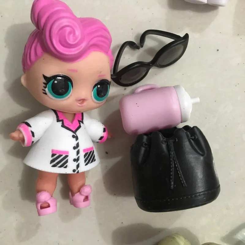 Original lol overraskelse dukke indeholder tøj og sko og en flaske hovedklæde dukke tilbehør girl diy legetøj dukker til piger