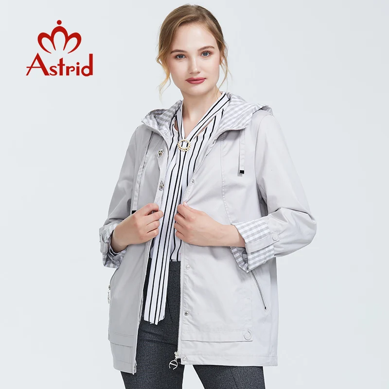 Astrid 2019 Efteråret nye ankomst kvinde plus size kort trench coat for kvinder med en hætte varm tynd jakke med lynlås SOM-9013