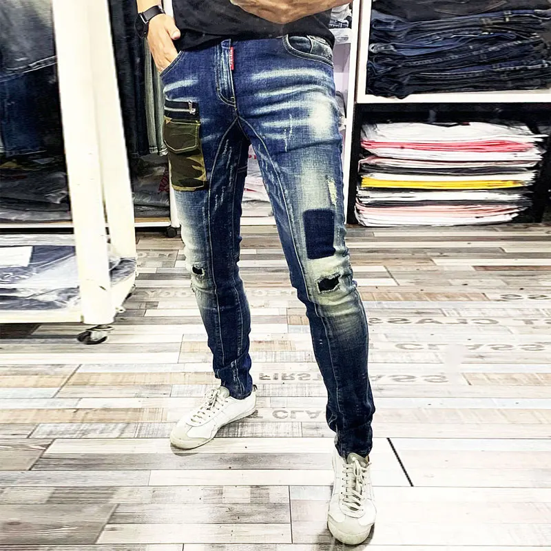 Italiensk Mode Mænd Jeans Retro Blå Slim Fit Camouflage Patch Lomme Designer Hip Hop Jeans Mænd Streetwear Splejset Slidte Jeans