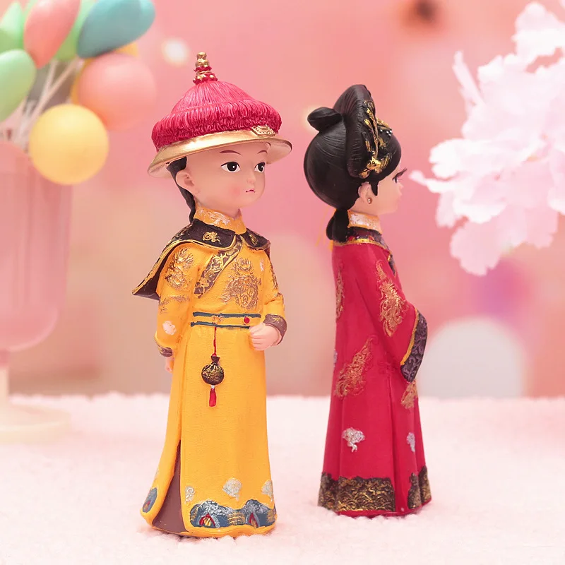 6.5 tommer Kinesiske Kejser Kejserinde Figur Harpiks Dronning Ornament Traditionelle Kostume Hjem Dekoration Kage Topper Miniature