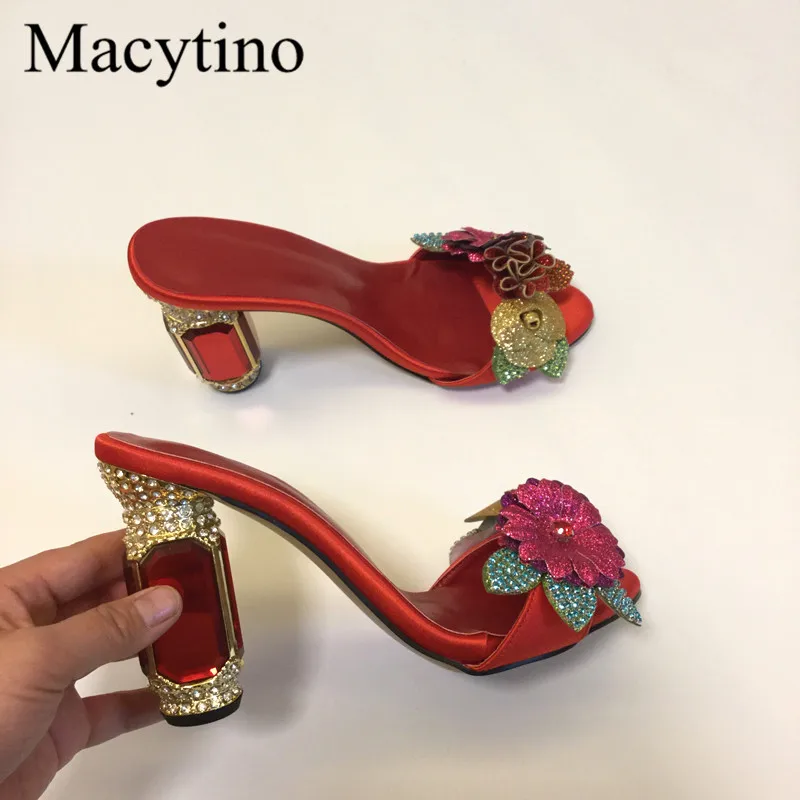 Luksus gemstone blok hæl muldyr perlebesat blomst forskønnet åben tå højhælede tøfler formel kjole sko kvinder