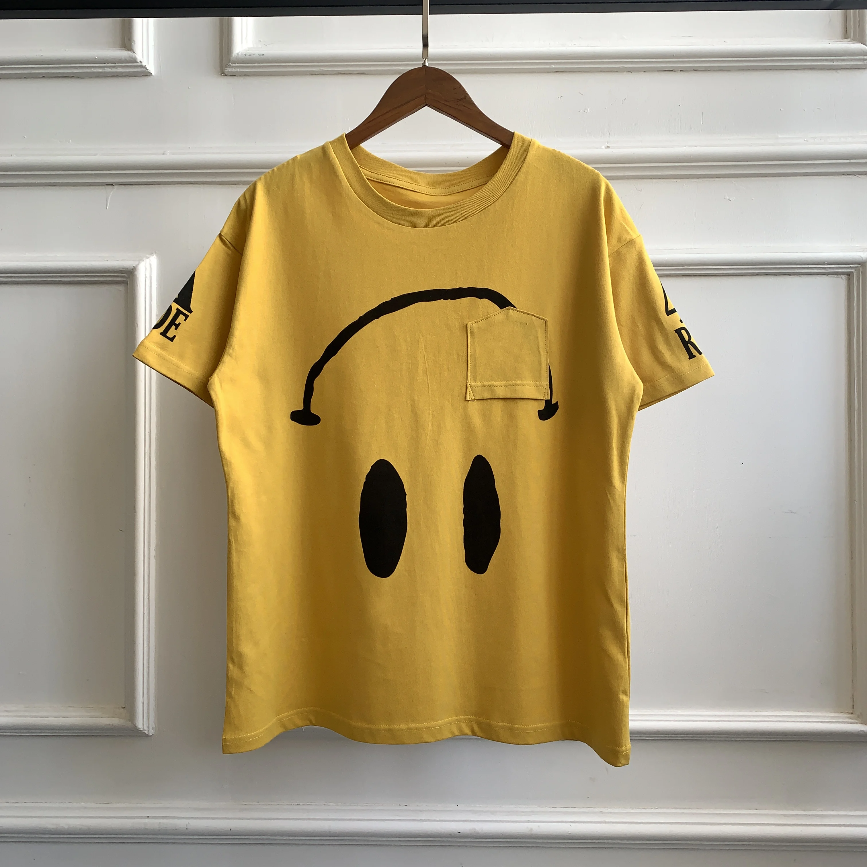2020 Nye Ankomst ASAP RCCKY AWGE t-shirt Mænd Kvinder Sjove Klip Smiley Ansigt Omvendt Lomme Gule t-shirts
