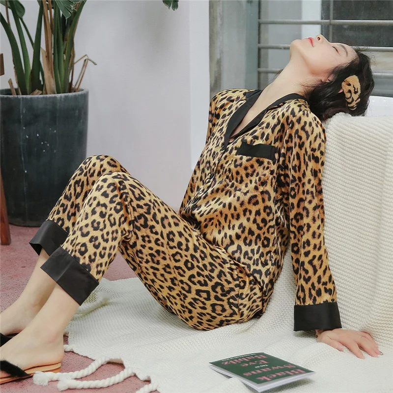 Sommeren Afslappet Pyjamas for Kvinder Satin Nattøj Leopard Print, Lange Ærmer Turn-down Krave Med Pocket Top og Bukser, Pyjamas Sæt